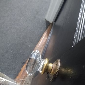 Nexus Real Estate - Outside door with unsafe interior doorknob. - Apartments Near Me - Pittsburgh, Pennsylvania