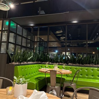 True Food Kitchen - indoor area - New American Near Me - Edison, New Jersey