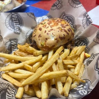 Willie's Grill & Icehouse - Pulled pork - American Near Me - San Antonio, Texas Willie's Grill & Icehouse - Pulled pork - American Near Me - San Antonio, Texas