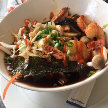 Avalon Grille - Spicy Shrimp Ramen - New American Near Me - Avalon, California