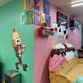 Mooos Creamery - Ice Cream & Frozen Yogurt Near Me - Yuma, Arizona Mooos Creamery - Ice Cream & Frozen Yogurt Near Me - Yuma, Arizona