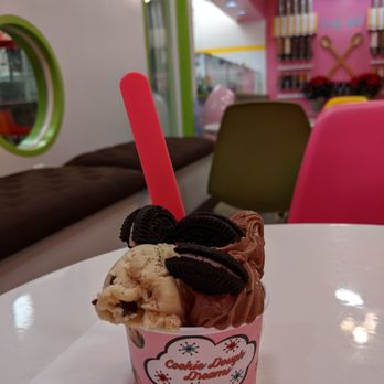 Cookie Dough Dreams - Kid sized cookie dough + uncrushed Oreos - Desserts Near Me - Burbank, California Cookie Dough Dreams - Kid sized cookie dough + uncrushed Oreos - Desserts Near Me - Burbank, California