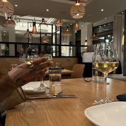 The Duck & The Peach - Interior ft drinks