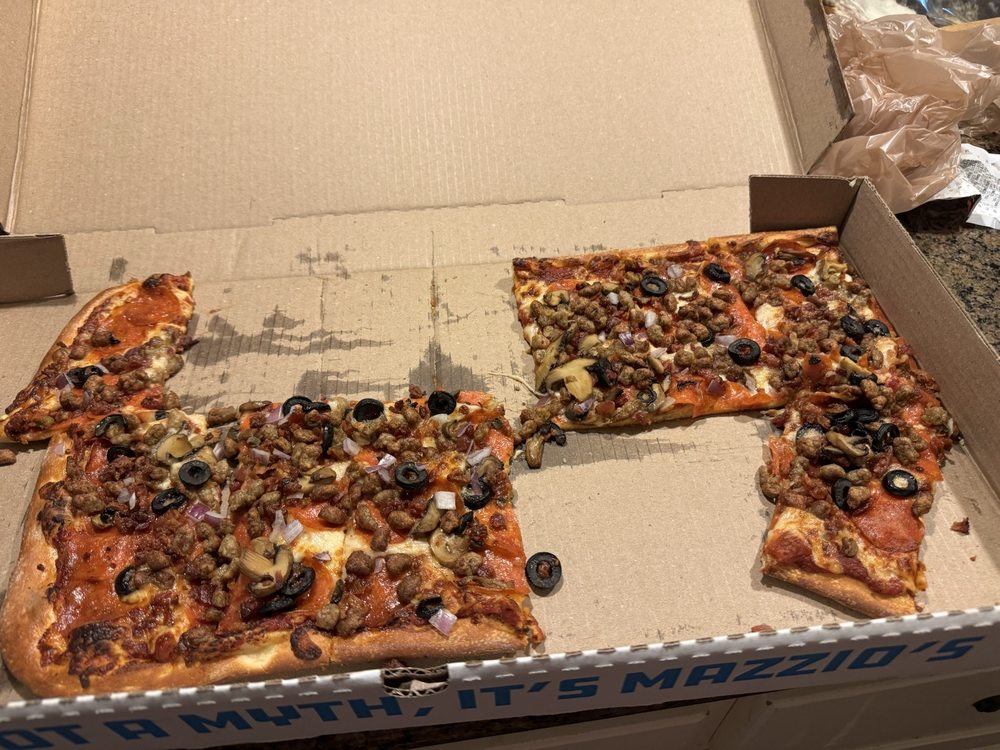 Food from Mazzio's Pizza