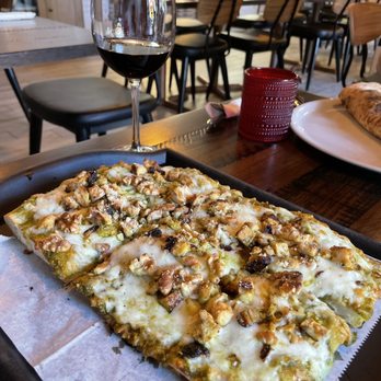 Menomale NoMa - Pizza Near Me - Washington, DC, District of Columbia