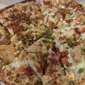 Tandoori Pizza - Garlic Chicken Combination - Indian Near Me - Sunnyvale, California Tandoori Pizza - Garlic Chicken Combination - Indian Near Me - Sunnyvale, California
