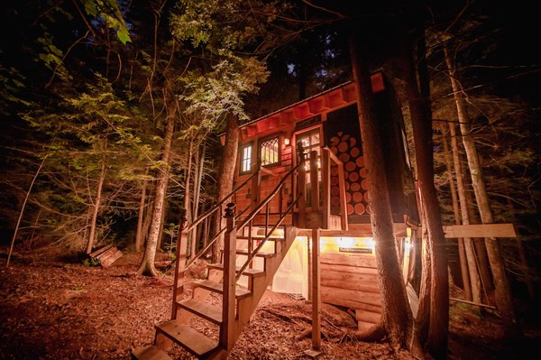 Stone City Treehouse by null