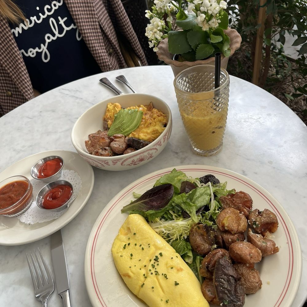 Le Ame - French omelette, California bowl and turmeric latte - Steakhouses Near Me - Phoenix, Arizona