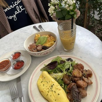 Le Ame - French omelette, California bowl and turmeric latte - Steakhouses Near Me - Phoenix, Arizona