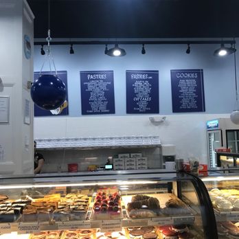 Mike's Pastry - Bakeries Near Me - Somerville, Massachusetts