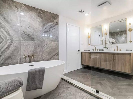 AM Construction Logo