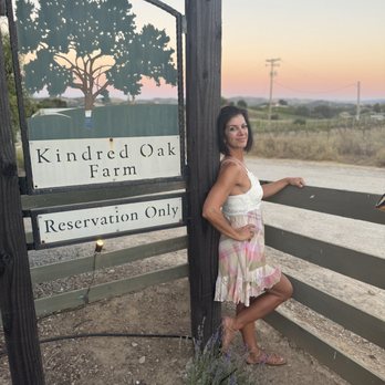 Kindred Oak Farm - Bed & Breakfast Near Me - Paso Robles, California