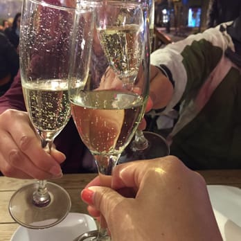 Piscolabis - Champagne - Tapas Bars Near Me - Barcelona, B