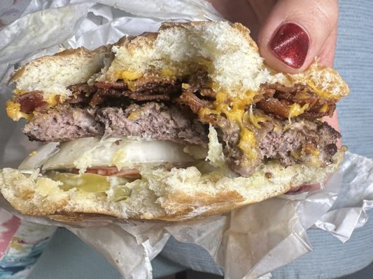 Bill & Bea's Drive In by null