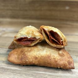 Red Rican - Pizza Pastelillo
