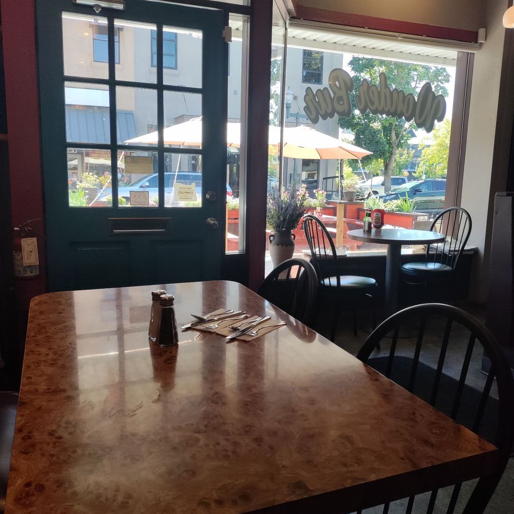 The Wonder Bur - Cafe seating, they have outdoor seating (with umbrellas) - Lounges Near Me - Grants Pass, Oregon