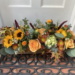 Henry's Place - Dining table centerpiece