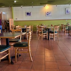 Sai's T Restaurant - Interior