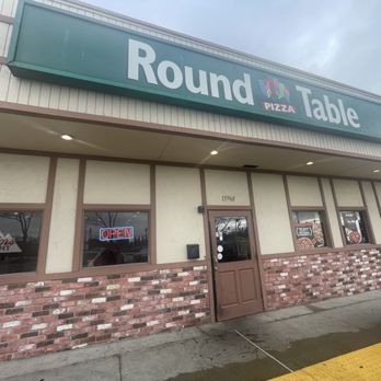 Round Table Pizza - Pizza Near Me - San Lorenzo, California
