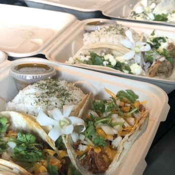 Saucy Mama's - Pork tacos, fish taco, and chicken mole tacos - Food Trucks Near Me - Mountain View, Hawaii