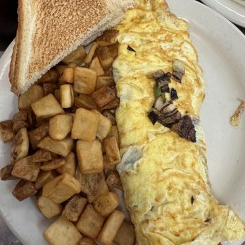 Clary's Cafe - Western Omelette - Breakfast & Brunch Near Me - Savannah, Georgia Clary's Cafe - Western Omelette - Breakfast & Brunch Near Me - Savannah, Georgia