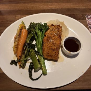 Yard House - Whiskey Glazed Salmon - New American Near Me - Orlando, Florida