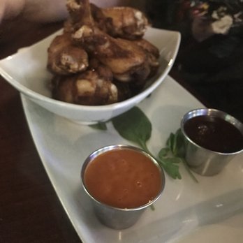 Avenue American Bistro - Sports Bars Near Me - Wayne, Michigan