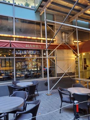 Harry's Italian by null