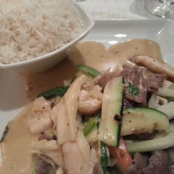 Maison Wok - Wok boeuf et poulet avec riz au lait de coco