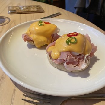 Popular - Eggs Benedict with ham - Peruvian Near Me - New York, New York Popular - Eggs Benedict with ham - Peruvian Near Me - New York, New York