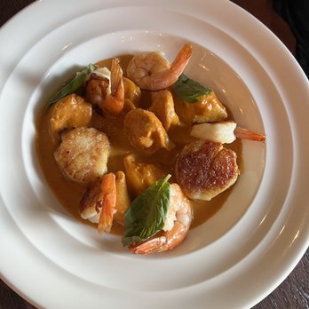 Essence Restaurant + Bar - Shrimp, scallops - New American Near Me - Elkhart, Indiana