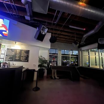 EightyTwo - Live DJ! Such fun vibes - Bars Near Me - Los Angeles, California