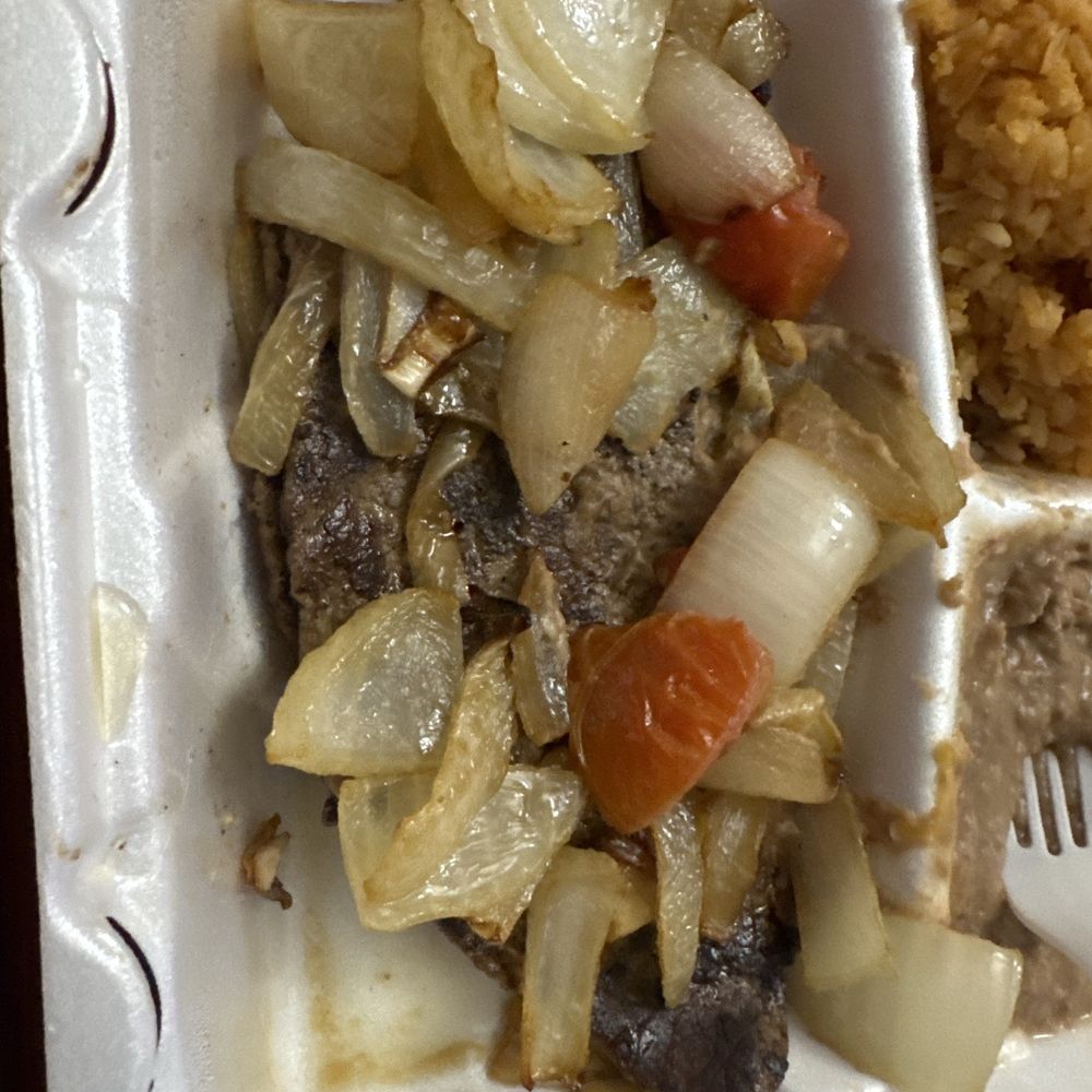 Bistek encebollado... good portion size