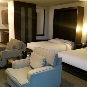Hotel Mortagne - Room 601 - Hotels Near Me - Boucherville, Quebec Hotel Mortagne - Room 601 - Hotels Near Me - Boucherville, Quebec