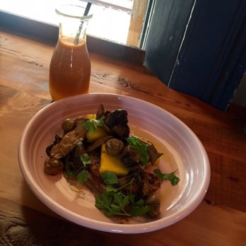 The Loose Caboose Cafe - Wild mushrooms without egg and a ginger ninja juice! - Cafes Near Me - Hindmarsh, SA
