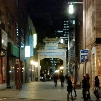 Quartier Chinois / Chinatown - Chinatown at night - Local Flavor Near Me - Montreal, Quebec Quartier Chinois / Chinatown - Chinatown at night - Local Flavor Near Me - Montreal, Quebec
