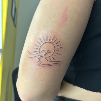 Honeybee Tattoo - Tattoo Near Me - San Mateo, California Honeybee Tattoo - Tattoo Near Me - San Mateo, California