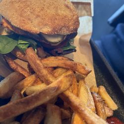 Madam Felle - Burger and fries