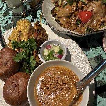 Gao Lhao - Satay Skewers Peanut Sauce & Homemade Toast & Drunken Yaowarat Noodle - Thai Near Me - Seattle, Washington Gao Lhao - Satay Skewers Peanut Sauce & Homemade Toast & Drunken Yaowarat Noodle - Thai Near Me - Seattle, Washington