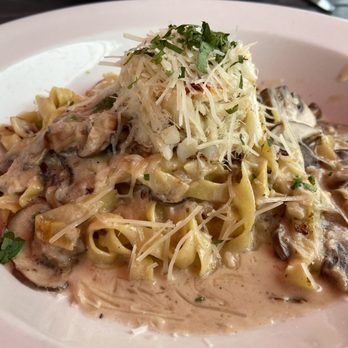 Noyo River Grill - Dungeness crab Alfredo. - American Near Me - Fort Bragg, California Noyo River Grill - Dungeness crab Alfredo. - American Near Me - Fort Bragg, California