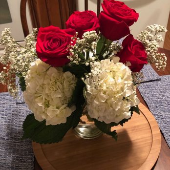 Jan's Flowers & Gifts - Florists Near Me - Holyoke, Massachusetts Jan's Flowers & Gifts - Florists Near Me - Holyoke, Massachusetts