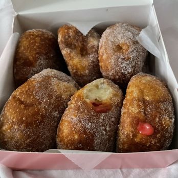 Leonard's Bakery - Bakeries Near Me - Honolulu, Hawaii