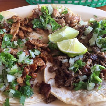 Taqueria Los Compadres - Asada, Pastor, Carnitas tacos. $1.50 Good tender meat. - Mexican Near Me - Omaha, Nebraska