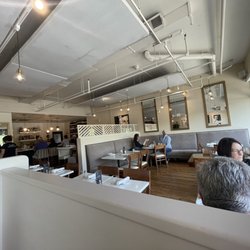 Lupo Italian Kitchen - Indoor seating