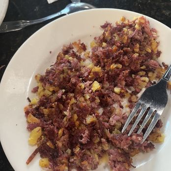 Louise's Pantry - Corned Beef Hash - American Near Me - La Quinta, California