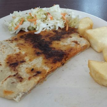 El Papaturro Restaurant - Pupusa, fried yucca, & pickled cabbage. - Salvadoran Near Me - Albuquerque, New Mexico El Papaturro Restaurant - Pupusa, fried yucca, & pickled cabbage. - Salvadoran Near Me - Albuquerque, New Mexico