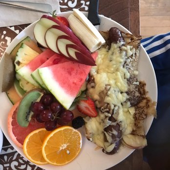 Café Aragon - La Fermiere...crepe with sausage, apples, cheese and fruits - Coffee & Tea Near Me - Sherbrooke, Quebec