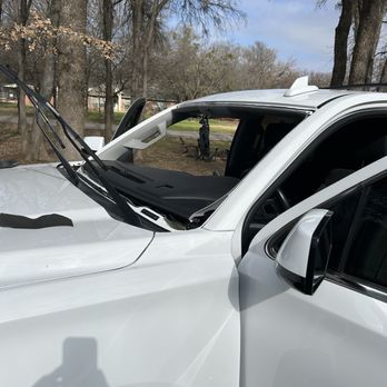 Professional Auto Glass - Windshield out - Auto Glass Services Near Me