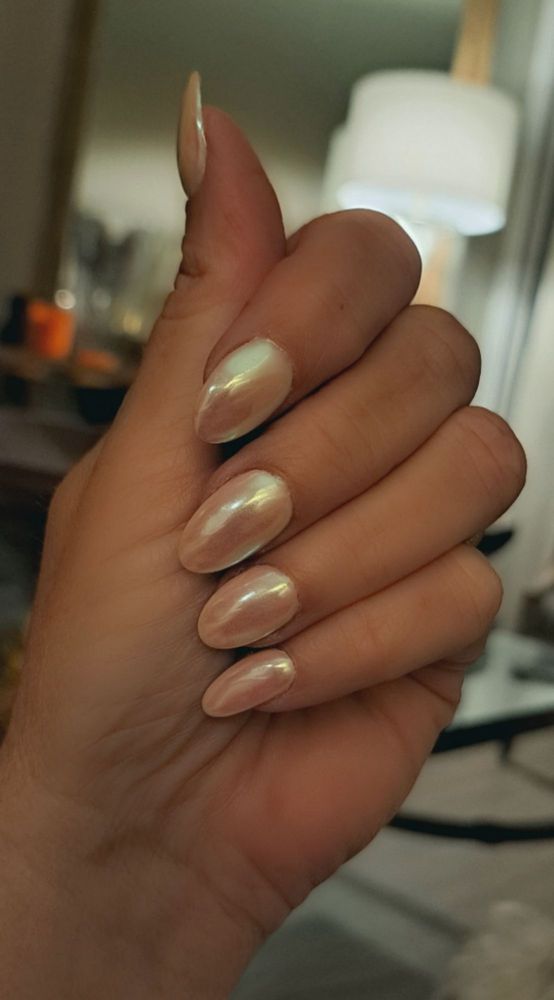 Nails By Lesa Logo