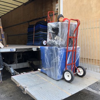 Top Moving Company - Loved that they were equipped with lift gate - Movers Near Me - Los Angeles, California Top Moving Company - Loved that they were equipped with lift gate - Movers Near Me - Los Angeles, California